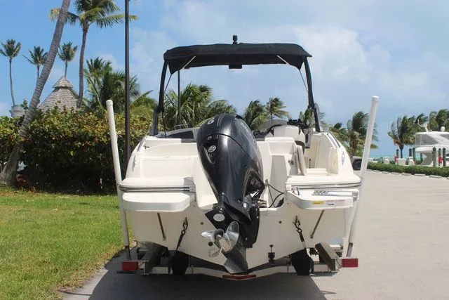 Slide: The Image of Bayliner 210 2018 - 6