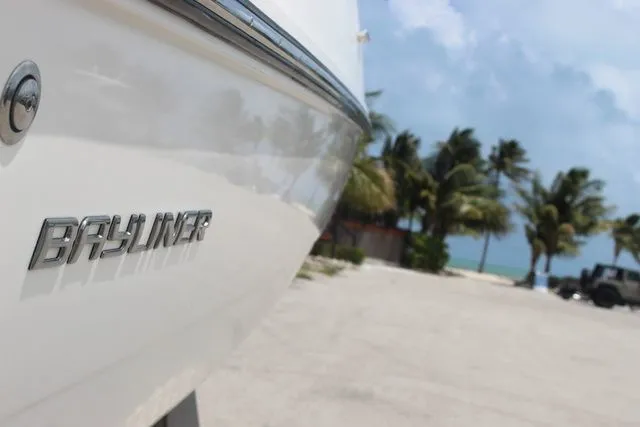 Slide: The Image of Bayliner 210 2018 - 8