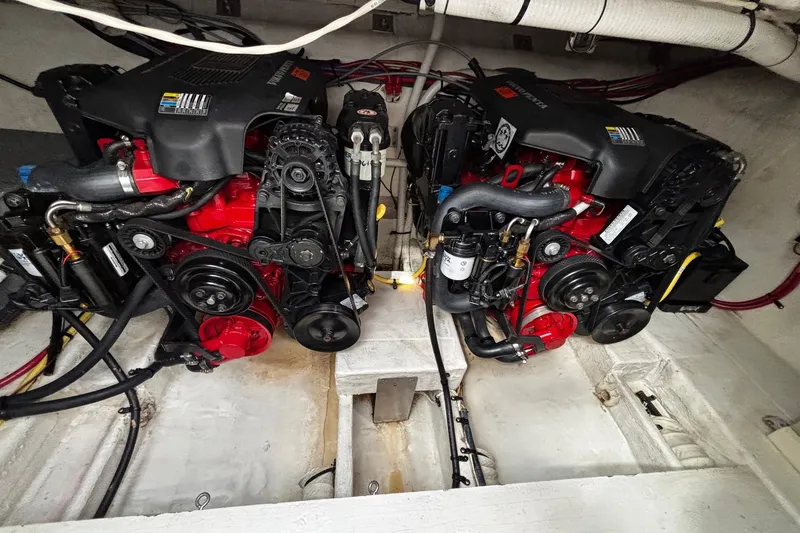 Slide: The Image of 2005 Cruisers Yachts 280 CXi Express engine compartment view. - 19