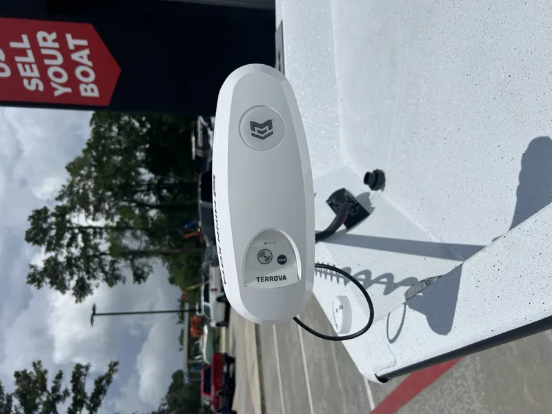 Slide: The Image of Xpress SW22B 2026 boat with Minn Kota Terrova motor. - 23
