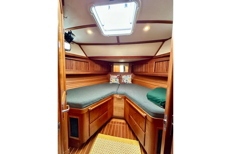 Slide: The Image of Forward Berth - 25
