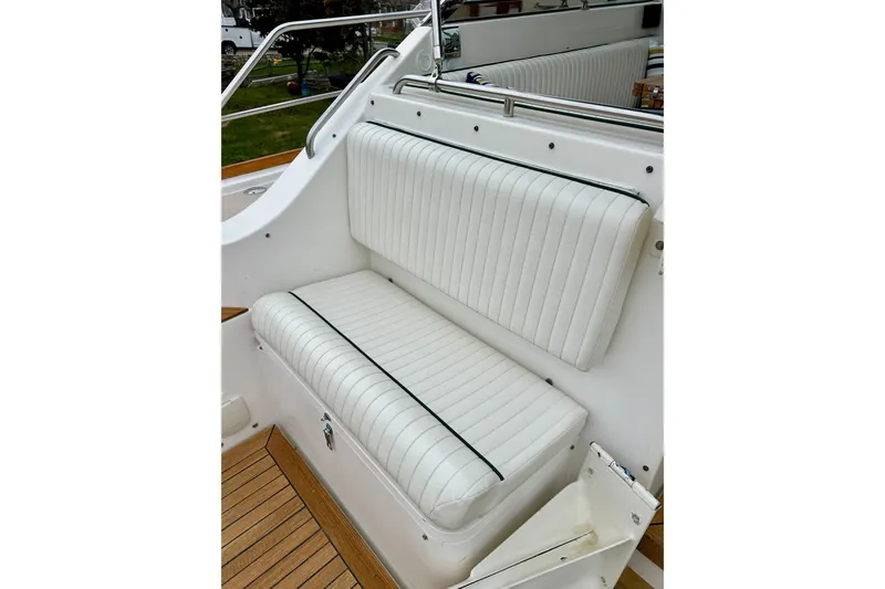 Slide: The Image of Cockpit Aft Seat - 28