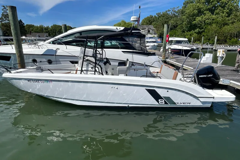 The Image of 2023 Beneteau Flyer 8 SPACEdeck boat docked at marina. - 1