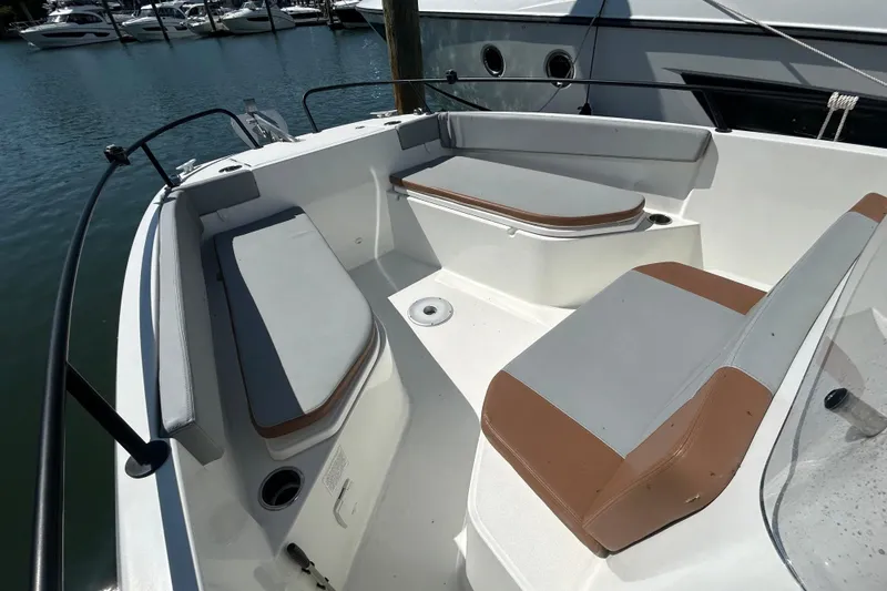 Slide: The Image of Interior of 2023 Beneteau Flyer 8 SPACEdeck with seating area. - 12