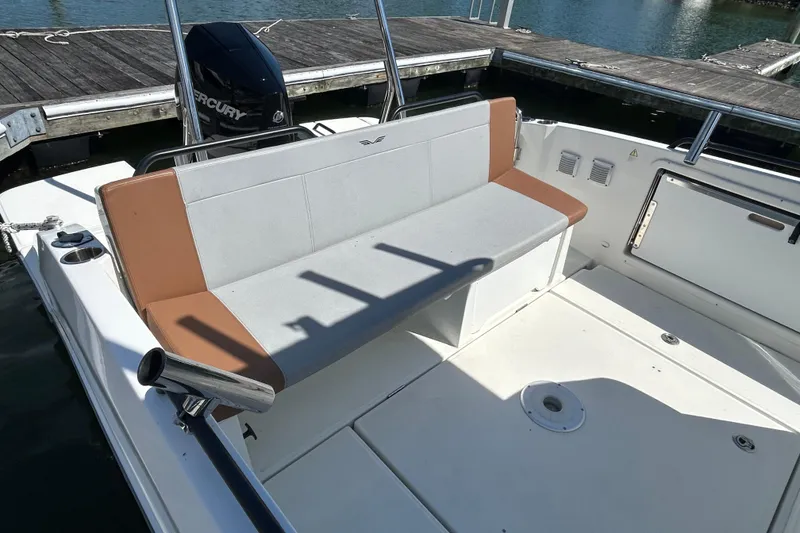 Slide: The Image of 2023 Beneteau Flyer 8 SPACEdeck with seating at dock. - 5