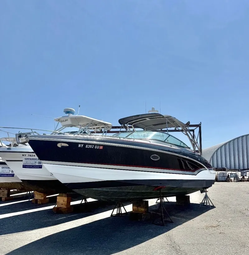 The Image of 2013 Formula 29 BR boat on a dry dock. - 0