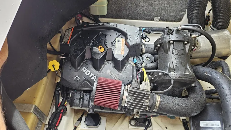 Slide: The Image of Engine of a 2017 Scarab 165 G with wet surfaces. - 2
