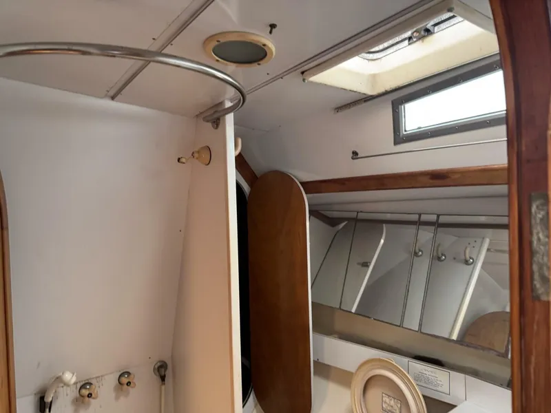Slide: The Image of Interior of a 1987 Wauquiez Centurion 47 yacht. - 40