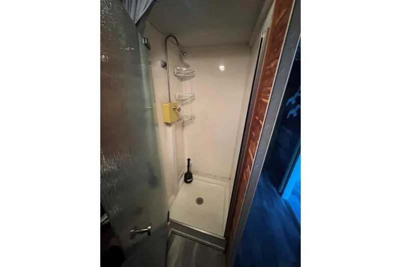 Slide: The Image of Shower area in 2006 Catamaran Cruisers Aqua Cruiser Executive 51' houseboat. - 18