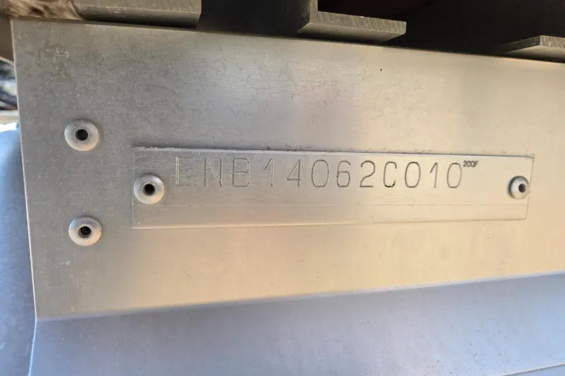 Slide: The Image of Hull identification number on a 2010 Bentley Pontoons 200 Fish boat. - 21