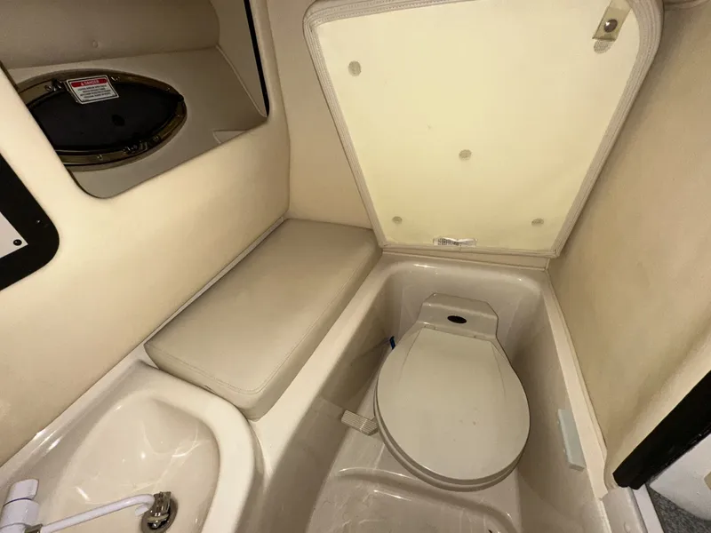 Slide: The Image of Sea Ray 290 Bow Rider 2002 - 21