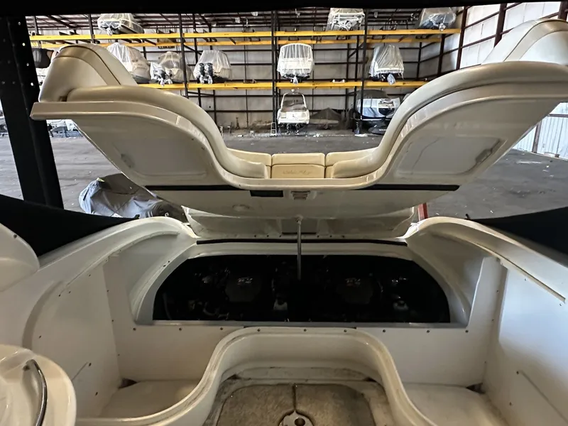 Slide: The Image of Sea Ray 290 Bow Rider 2002 - 37