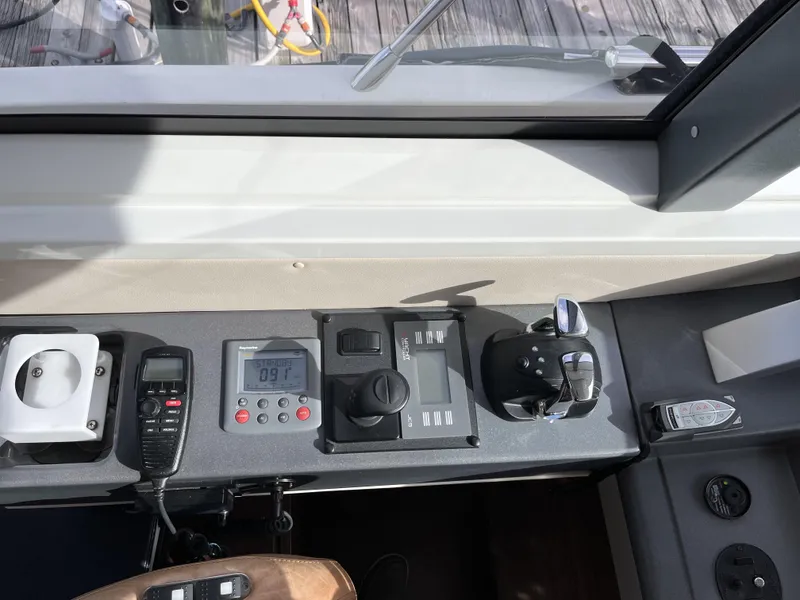 Slide: The Image of Control panel of a 2008 Azimut 62S yacht with navigation equipment. - 18