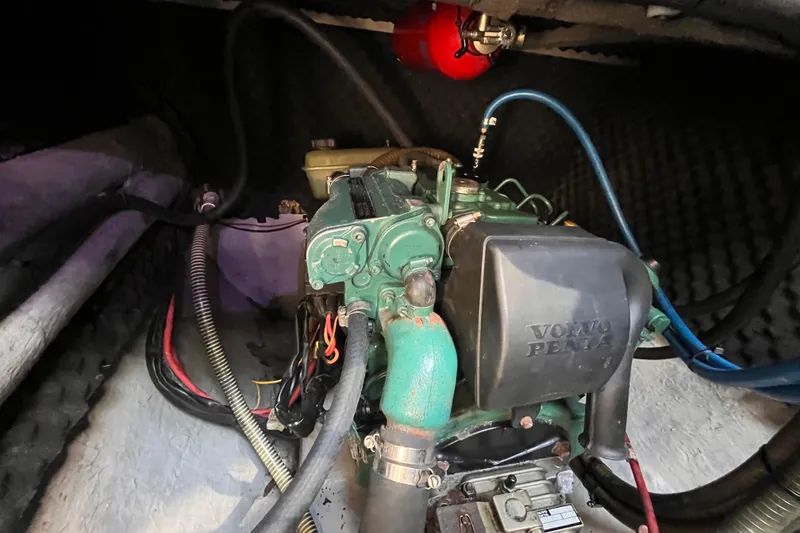 Slide: The Image of Engine compartment of a 2008 Broadblue 415 catamaran with Volvo Penta engine. - 62