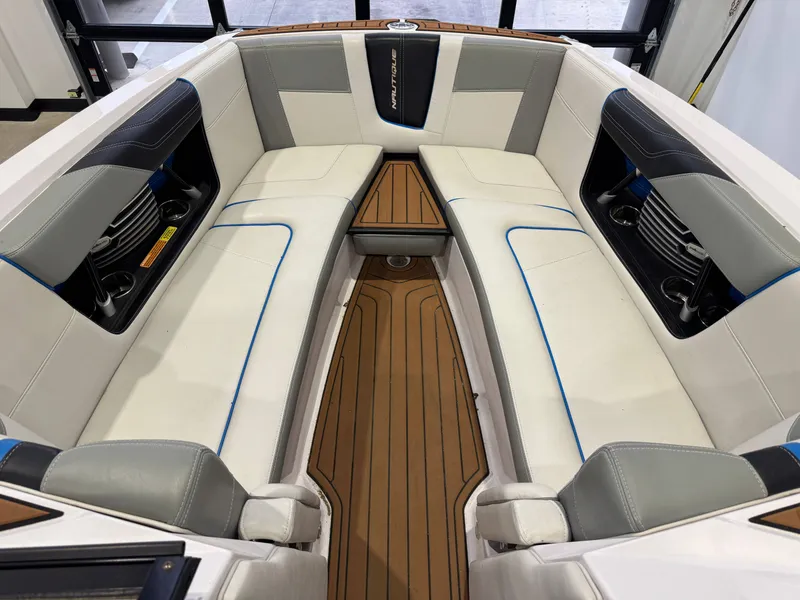 Slide: The Image of Interior of a 2013 Nautique Super Air Nautique G25 boat. - 18