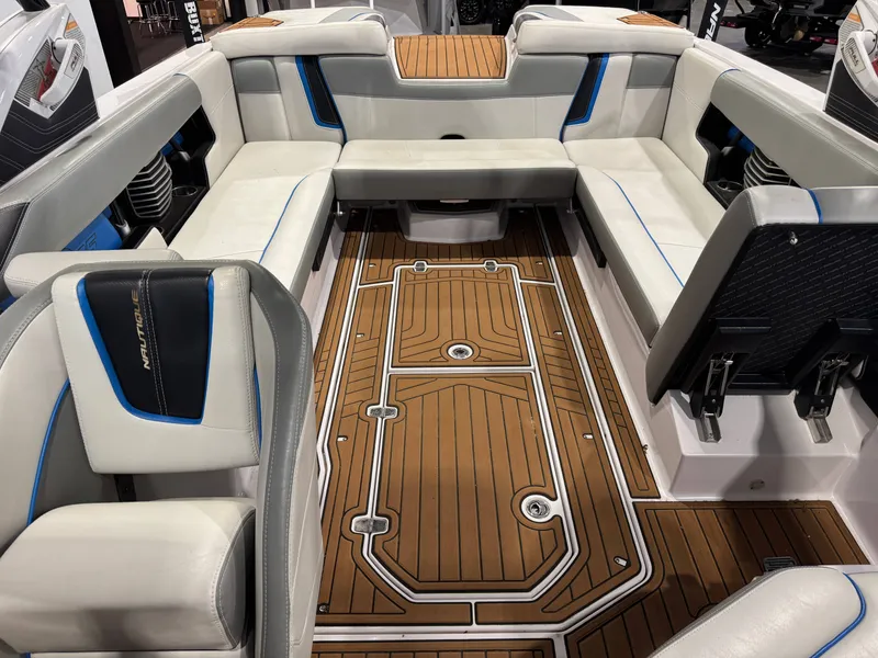 Slide: The Image of Interior of a 2013 Nautique Super Air Nautique G25 boat. - 23