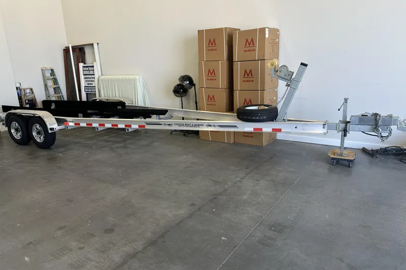 Slide: The Image of Boat trailer in a garage, suitable for 2019 Sea Hunt Gamefish 27. - 24