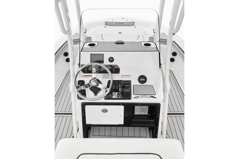Slide: The Image of Yamaha 195 FSH Sport 2025 boat console with controls and instruments. - 3