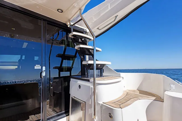 Slide: The Image of Sea Ray 510 Fly 2014 - 60