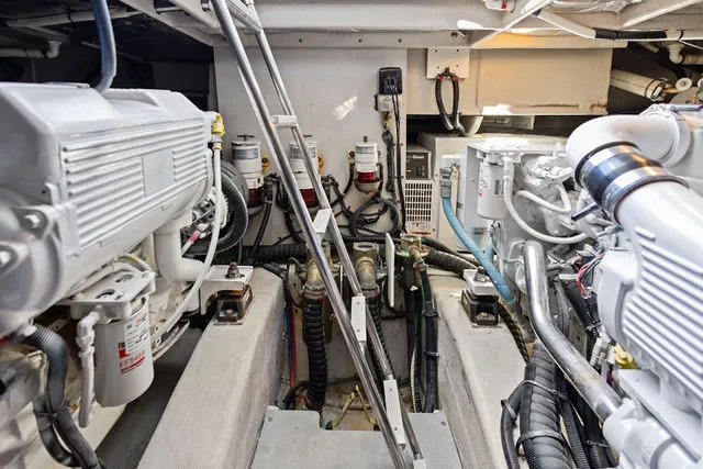 Slide: The Image of Sea Ray 510 Fly 2014 - 54