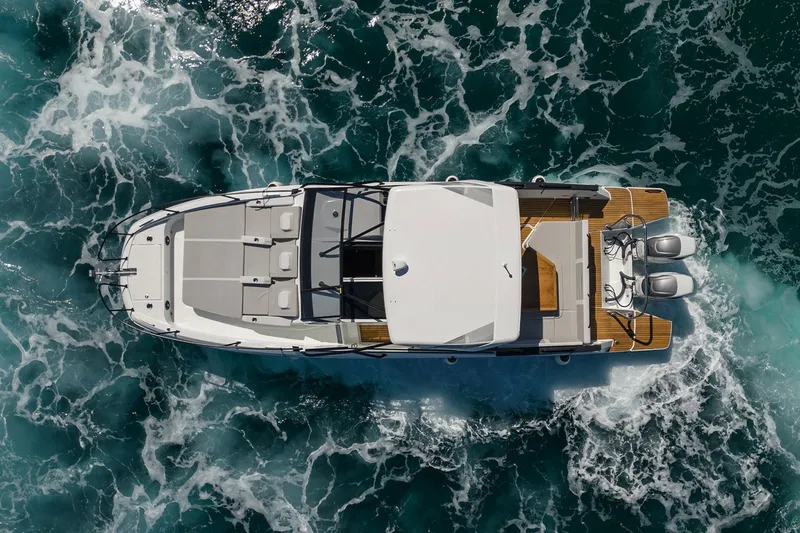 Slide: The Image of Beneteau Flyer 10 2026 - 55
