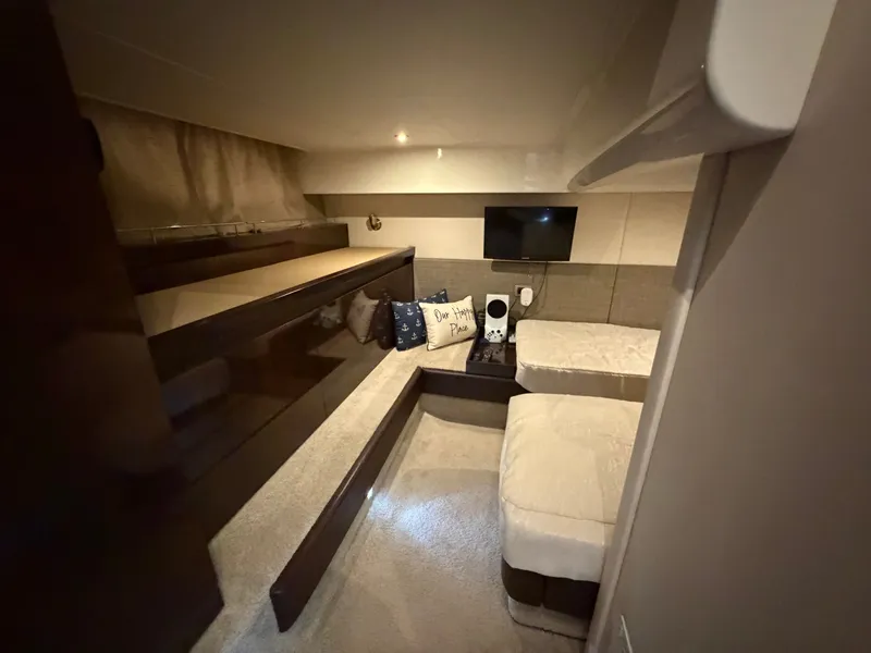 Slide: The Image of Interior of 2017 Sea Ray Sundancer 400 yacht. - 28