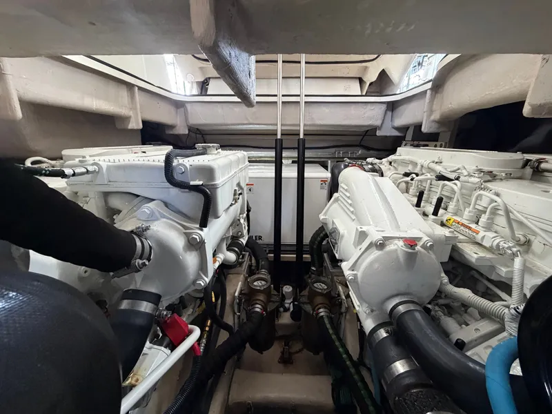 Slide: The Image of Engine room of 2017 Sea Ray Sundancer 400 yacht. - 37