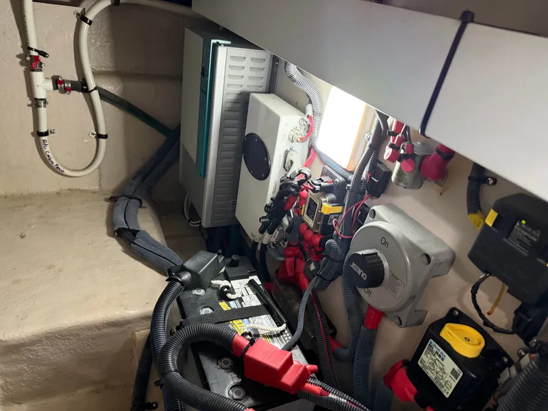 Slide: The Image of Electrical system in the engine room of a 2017 Sea Ray Sundancer 400. - 38