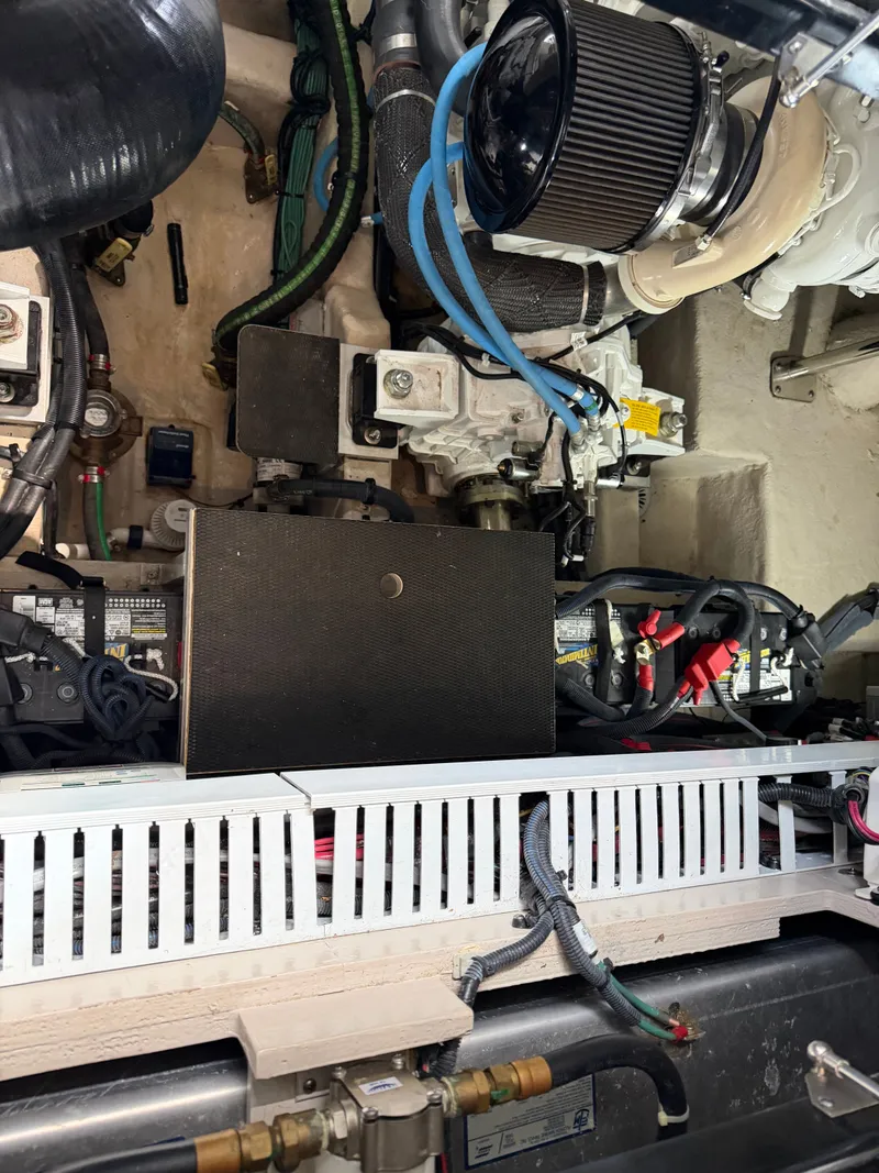Slide: The Image of Engine room of 2017 Sea Ray Sundancer 400. - 42