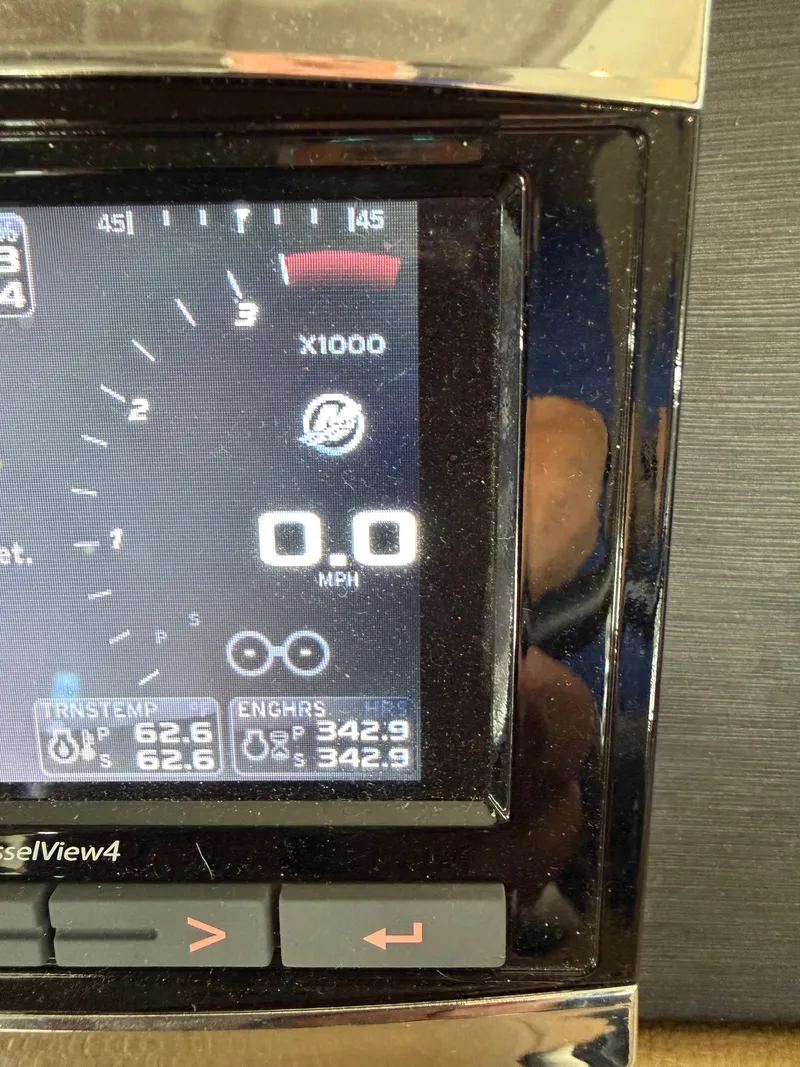Slide: The Image of Dashboard of a 2017 Sea Ray Sundancer 400, displaying 0.0 MPH. - 46