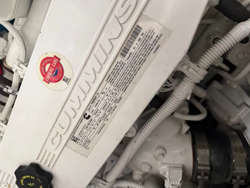 Slide: The Image of Cummins engine in 2017 Sea Ray Sundancer 400. - 47