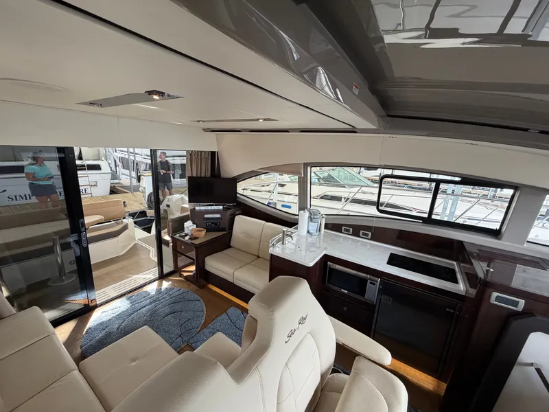 Slide: The Image of Interior of 2017 Sea Ray Sundancer 400 yacht. - 6