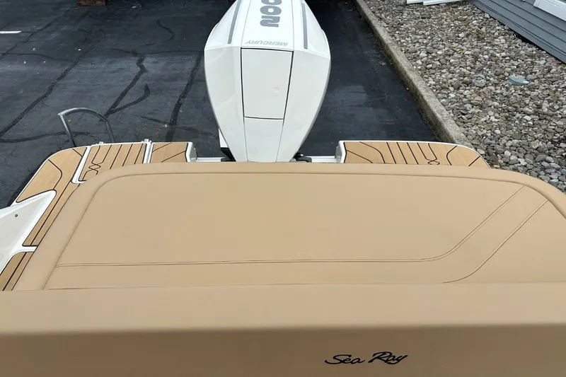 Slide: The Image of Sea Ray SPX 210 Outboard 2027 - 16