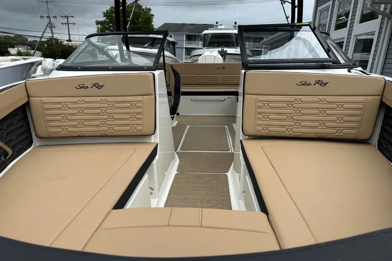 Slide: The Image of Sea Ray SPX 210 Outboard 2027 - 33