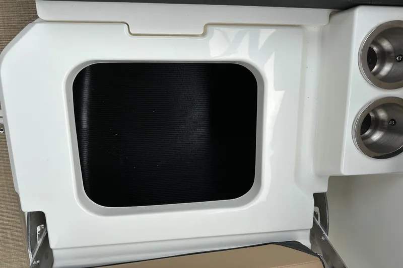 Slide: The Image of Sea Ray SPX 210 Outboard 2027 - 26
