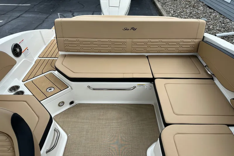 Slide: The Image of Sea Ray SPX 210 Outboard 2027 - 23