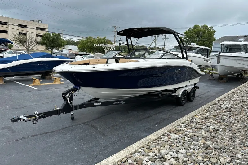 Slide: The Image of Sea Ray SPX 210 Outboard 2027 - 10