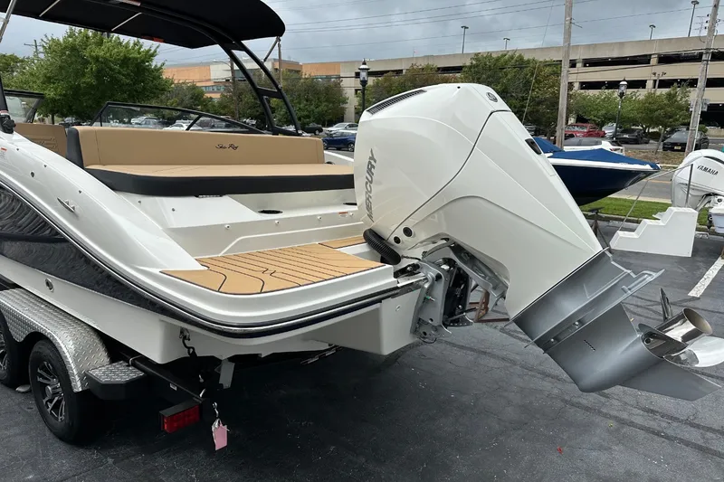 Slide: The Image of Sea Ray SPX 210 Outboard 2027 - 6