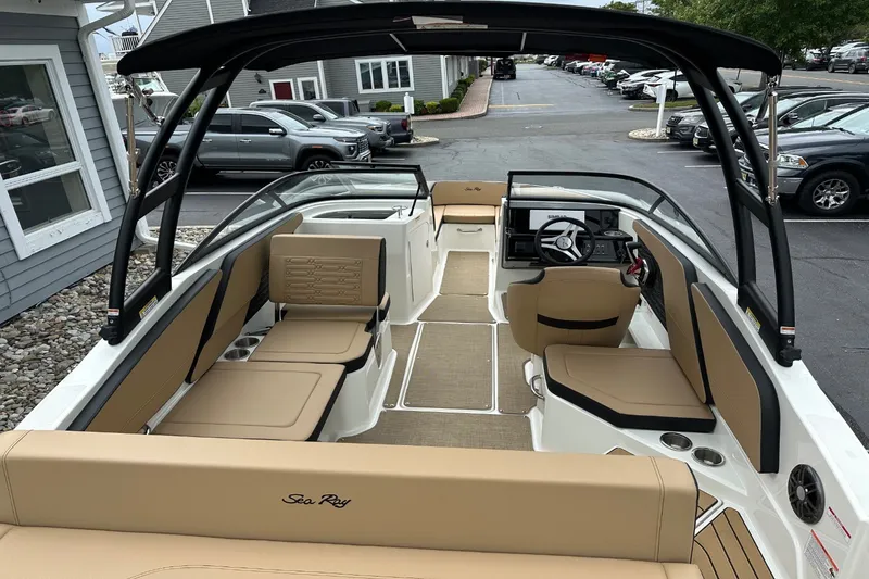 Slide: The Image of Sea Ray SPX 210 Outboard 2027 - 21