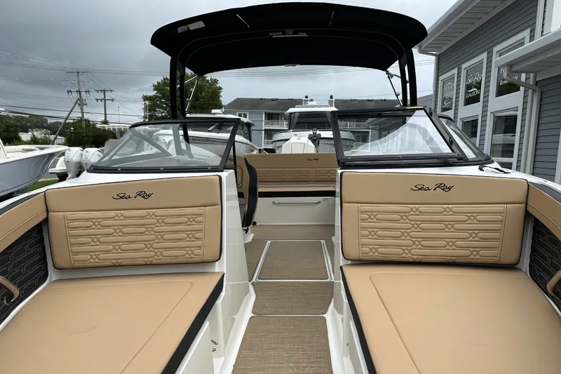 Slide: The Image of Sea Ray SPX 210 Outboard 2027 - 32