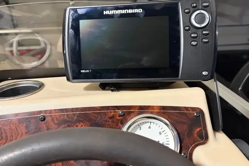 Slide: The Image of 2014 Sun Tracker Bass Buggy with Humminbird Helix 7 display. - 6