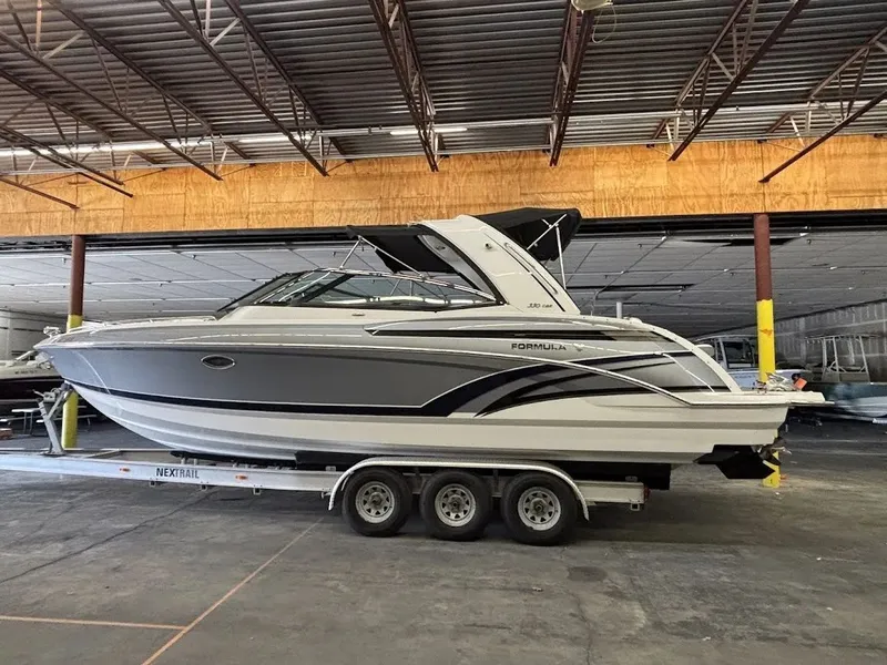 Slide: The Image of Formula 330 Crossover Bowrider 2015 - 28