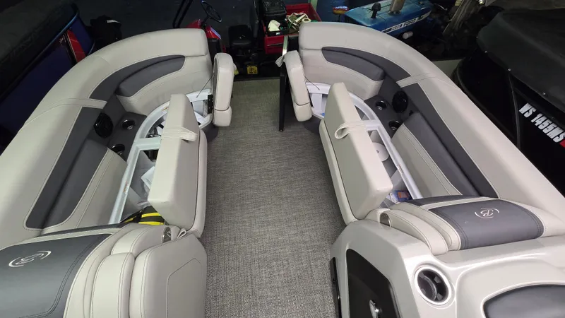 Slide: The Image of Interior of 2024 Barletta CABRIO 22 UC with luxurious seating. - 9