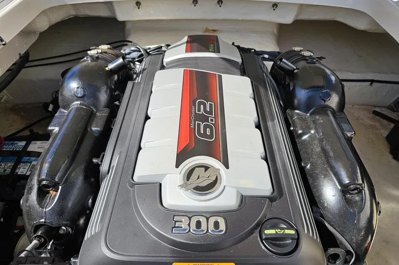 Slide: The Image of 2016 Chaparral 244 Sunesta engine, featuring a powerful 6.2L MerCruiser V8. - 121