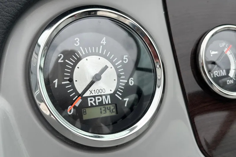 Slide: The Image of Tachometer of 2021 Chaparral 23 SSi boat showing 1342 RPM. - 25