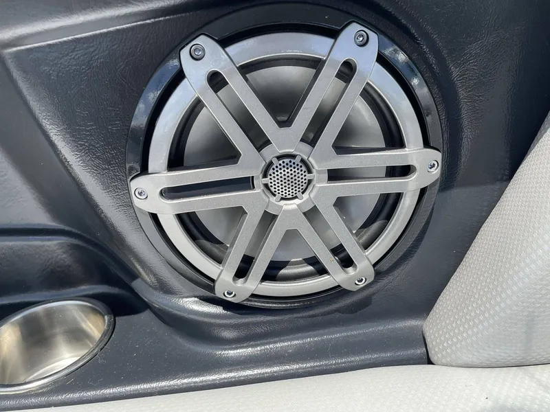 Slide: The Image of Speaker in 2016 MasterCraft X20 boat interior. - 31