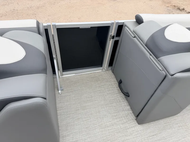 Slide: The Image of Interior of 2023 Tahoe LTZ 2385 Elite pontoon boat. - 15