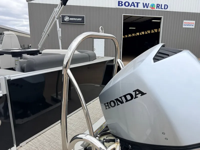 Slide: The Image of Tahoe LTZ 2385 Elite & 140HP Honda 4Stroke -$39,995 2023 - 60
