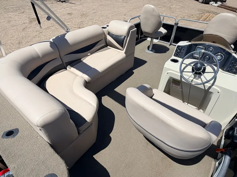 Slide: The Image of Interior of a 2013 Qwest 7516 Adventure pontoon boat. - 6