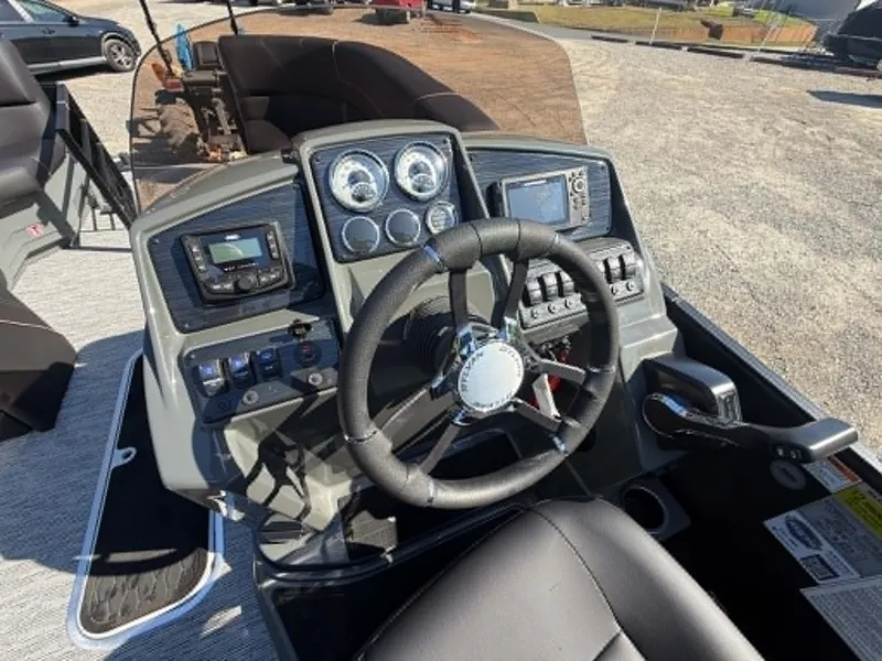 Slide: The Image of 2026 Sylvan X3 CLZ DH helm with modern controls and instruments. - 4